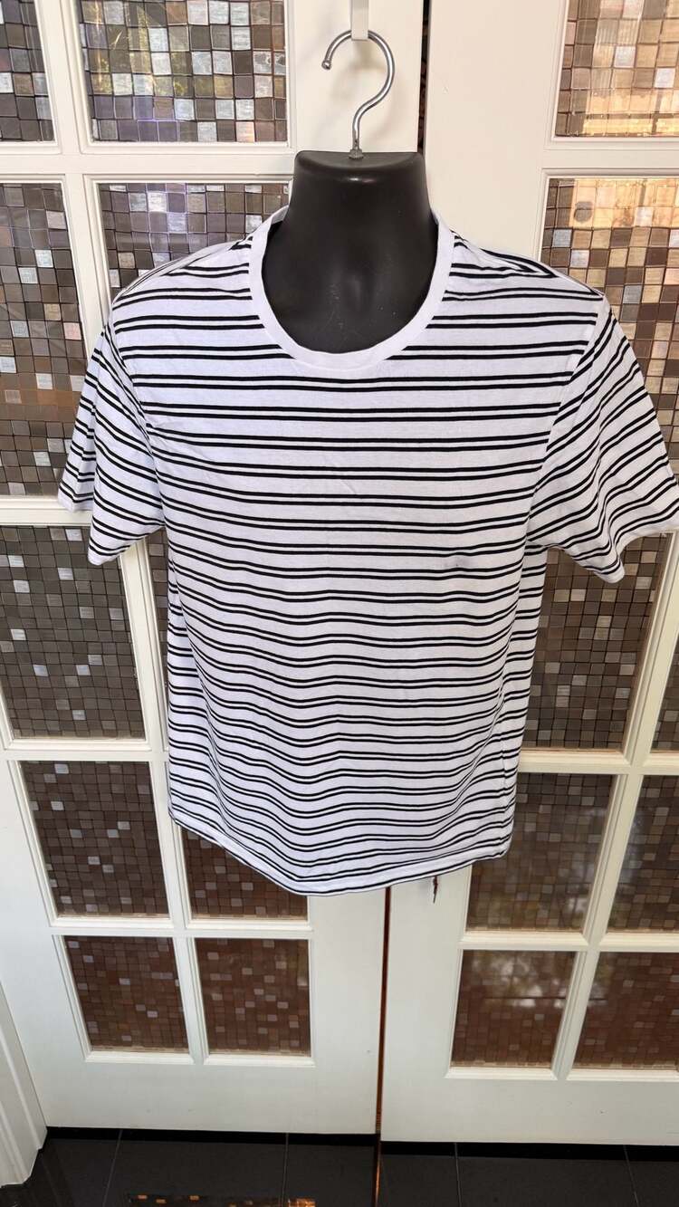 Zara Essentials Striped Relaxed Fit T-Shirt Size L Black White Short Sleeve